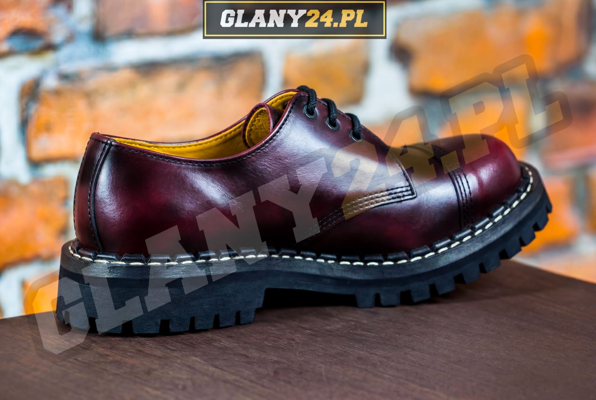 glany-3-dziurkowe-przecierane-na-bordowo-B