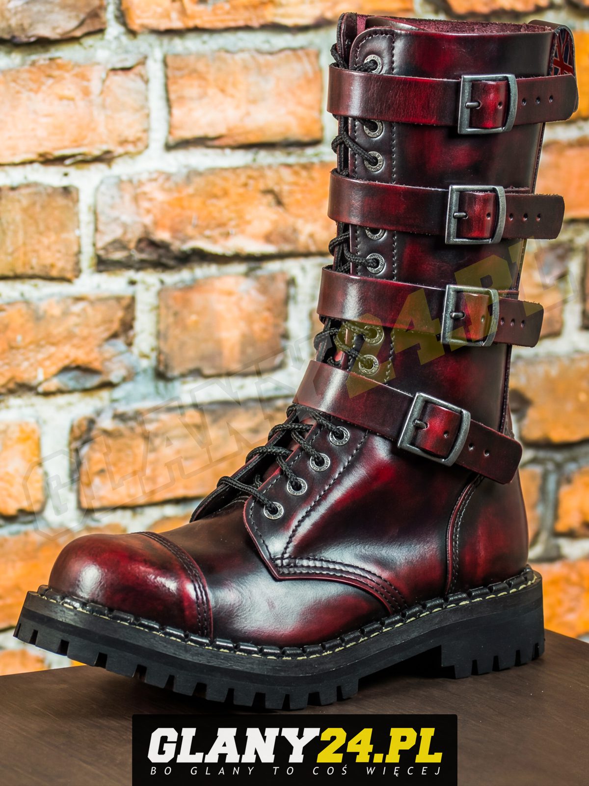 Glany 15 dziurek z 4 klamrami przecierane na czerwono