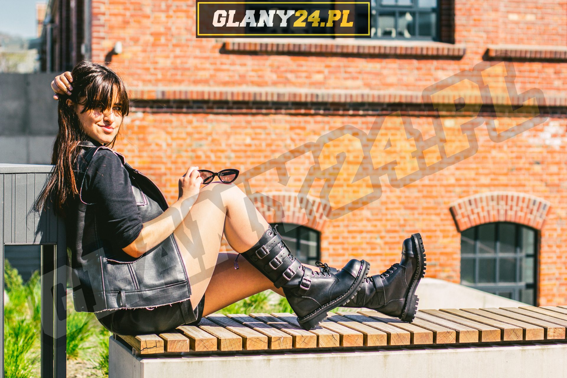 2 Glany 15 dziurek z 4 klamrami